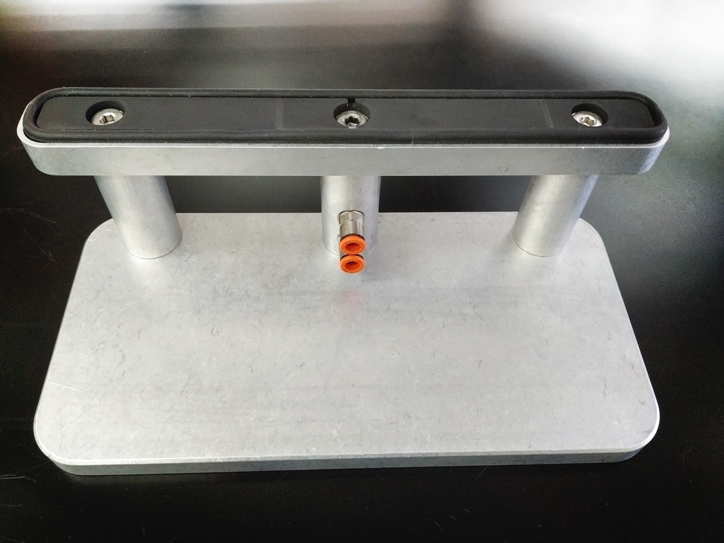 UPGRADED to 40 x 150 x 300 mm Suction Cup with a FOAM SEAL TOP